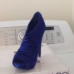 Heel bootie